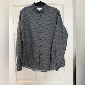 Men's Long-Sleeve Button-Down Shirt in Black/Grey Print